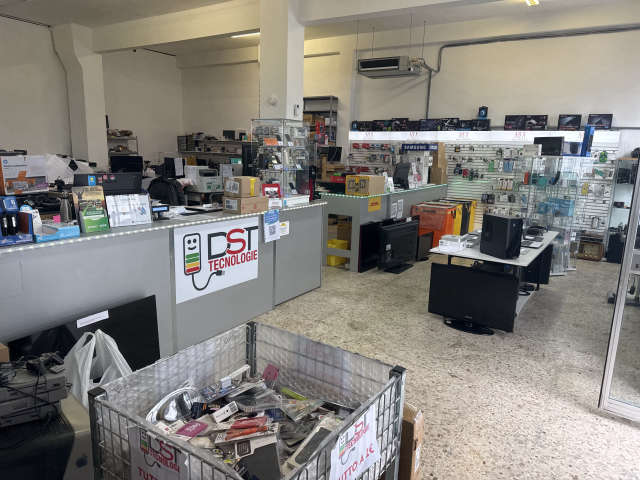 Interni locale — Samuele Centurelli