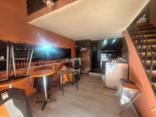 Interni locale — Luigi Capuano